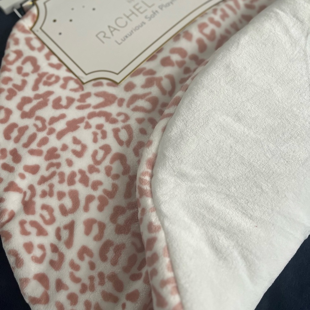 79# NWT Rachel Zoe Reversible Pink and White Animal Print Playmat - Picture 3 of 5